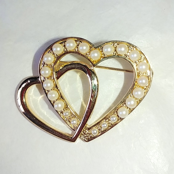 2 HEART BROOCHES - LIZ CLAIBORNE & ROMAN - PEARL & FLORAL - Picture 3 of 7